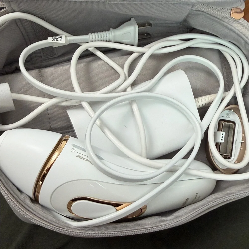 Braun Silk-expert Pro 5 IPL Hair Removal Device in White & Gold